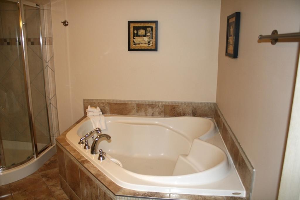 Relais St-Denis Hotel Saint-Sauveur Ruang foto